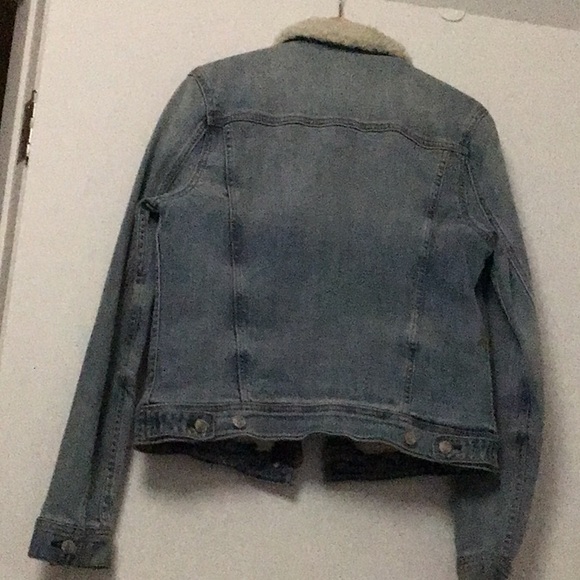 Jeans jacket with fur - Picture 3 of 3